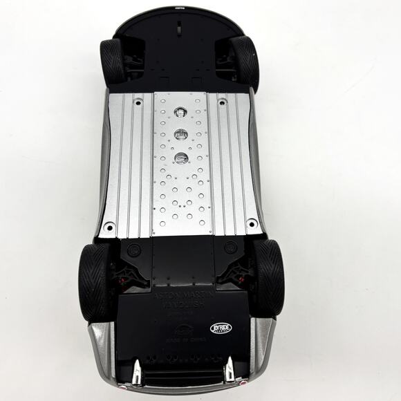 Vtg JoyRide Aston Martin Vanquish Die Cast Model Car 1/16 Scale RC2 James Bond - Picture 6 of 13
